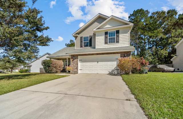 3BR Home with Quartz Kitchen & Fenced Backyard in Savannah Gallery 1