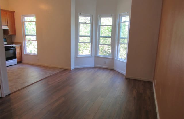 1537 Chestnut Street - 1537 Chestnut Street, Oakland, CA 94607