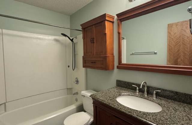 2901 University Drive - B photos photos