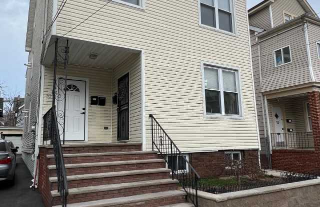 33 Harding Terrace - 2 photos photos