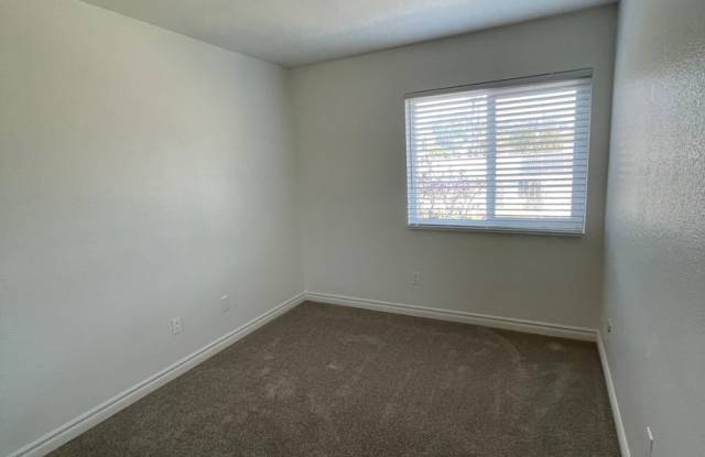 3BD 2BA Condo located in Poway Gallery 3