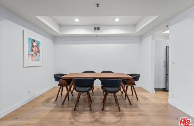 2102 Century Park Ln Gallery 2