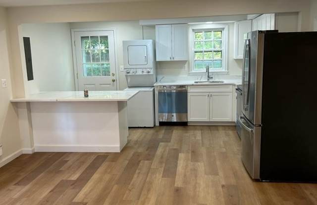 18 NORTH Street NE photos photos