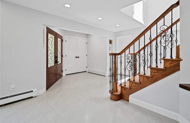 55 Emerson Drive Gallery 2
