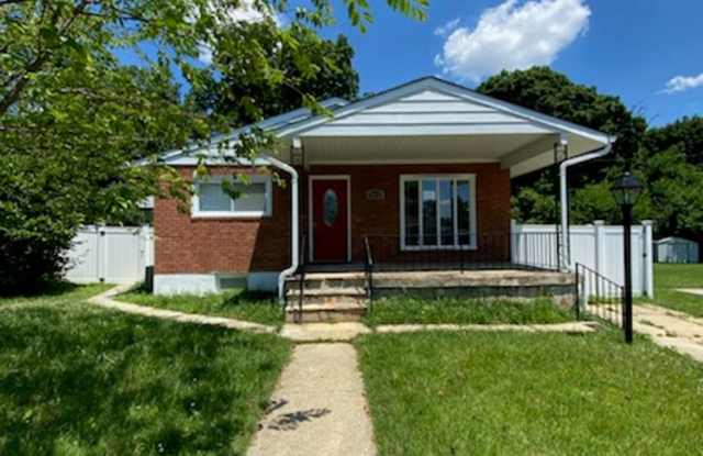 Baltimore - 4 Bedrooms and 2 baths Available! Gallery 1