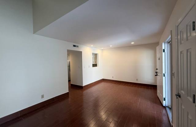 75th Ave Renovated Loft Style Townhome Gallery 4