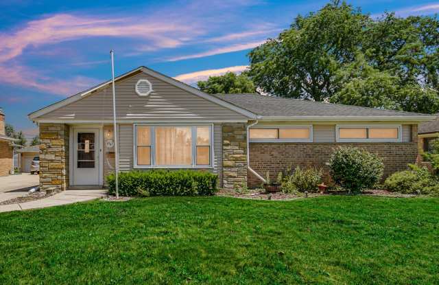 1047 W VILLA Drive Gallery 2