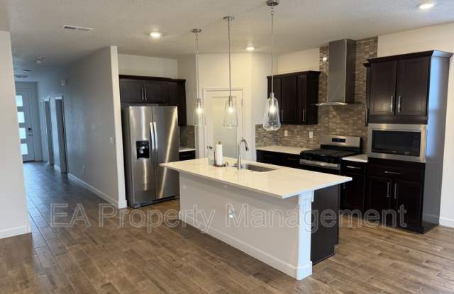 6742 Clayton Dr NE Gallery 1