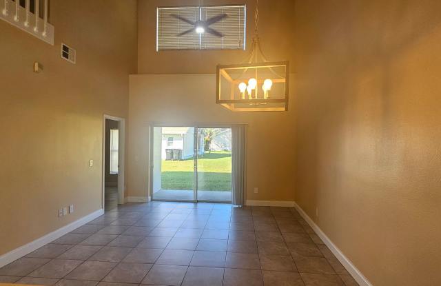 3 BEDROOM / 2 BATH - 2 STORY TOWNHOUSE (SOUTH ORLANDO) NEAR AIRPORT Gallery 4