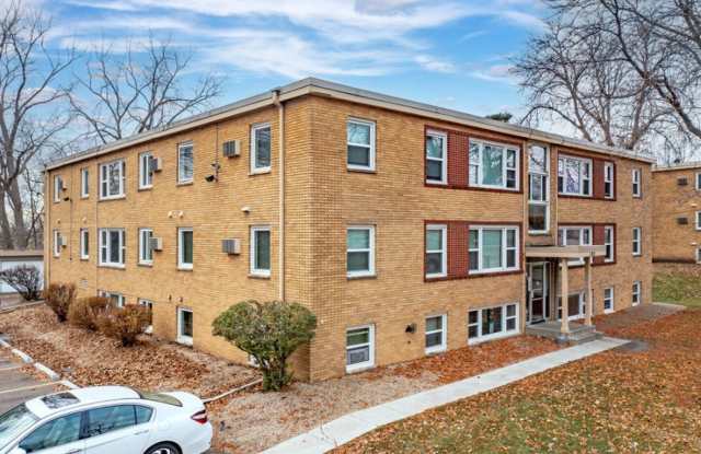 1 & Bedrooms Walking distance to McCarrons Lake! - Roseville Gallery 1