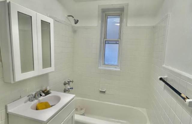 822 Avenue C B1 Gallery 2