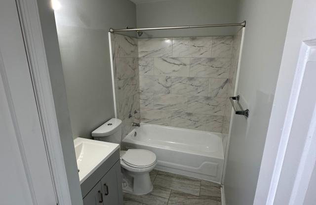 2413 Greenmount Ave Unit 3 photos photos