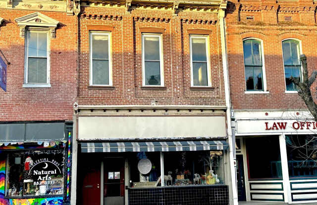 219 Main St - 219 Main Street, Boonville, MO 65233