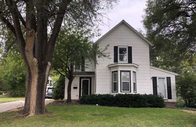 7108 W 86th St - 7108 West 86th Street, Overland Park, KS 66212