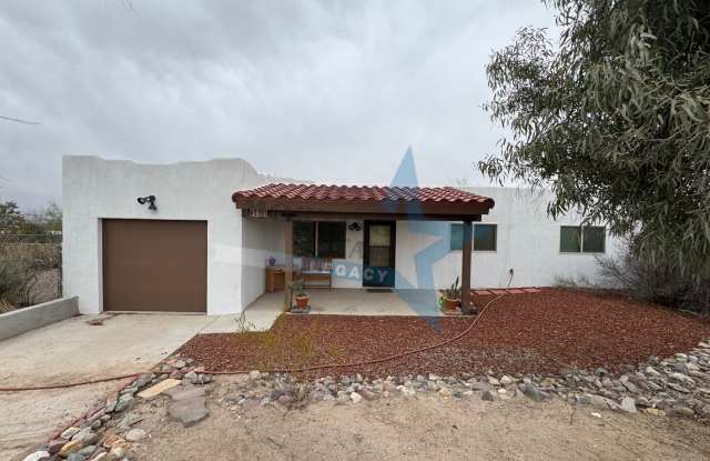 3-Bedroom Home - True Desert Living! photos photos