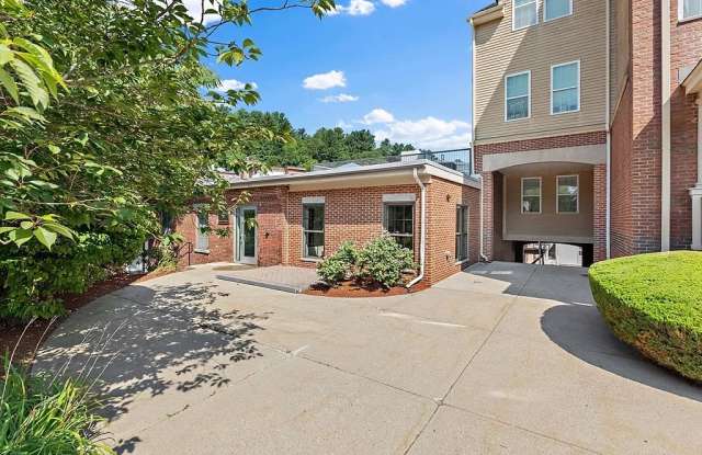 4 Powder Mill Sq # 107 Gallery 1