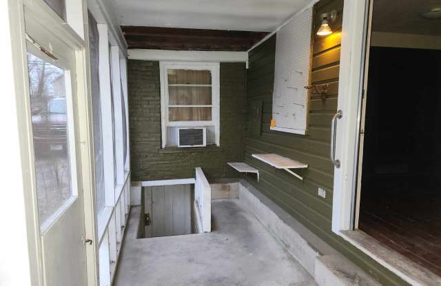 1405 Broadway Gallery 4
