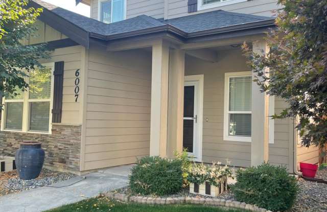 Low Maintenace Home, Partially Furnished photos photos