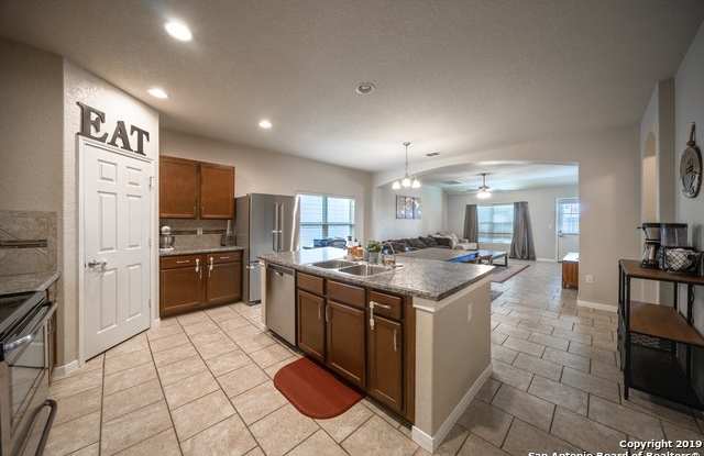 7154 AZALEA SQ Gallery 4