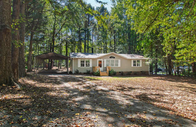 Spacious 3-Bedroom Home with Large Yard in Pittsboro, NC Gallery 3