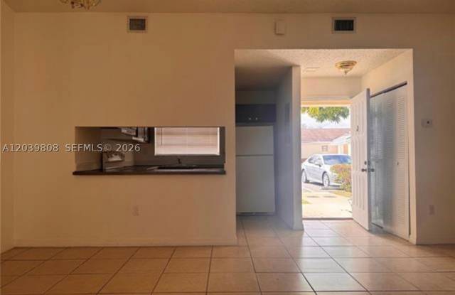 819 NE 214th Ln Gallery 4