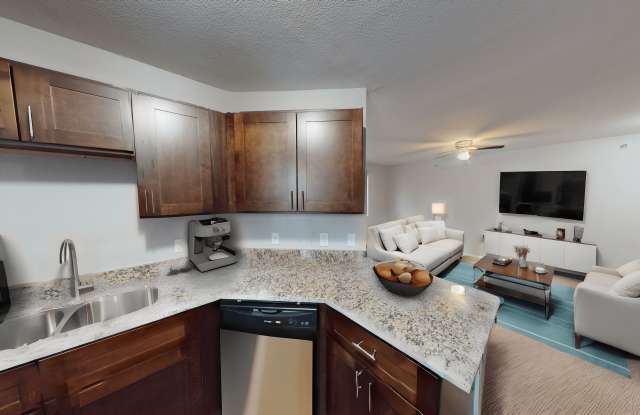 Douglas Landing Apartments Gallery 4