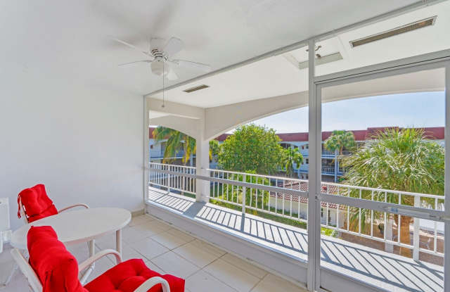 581 Blue Heron Drive Gallery 4