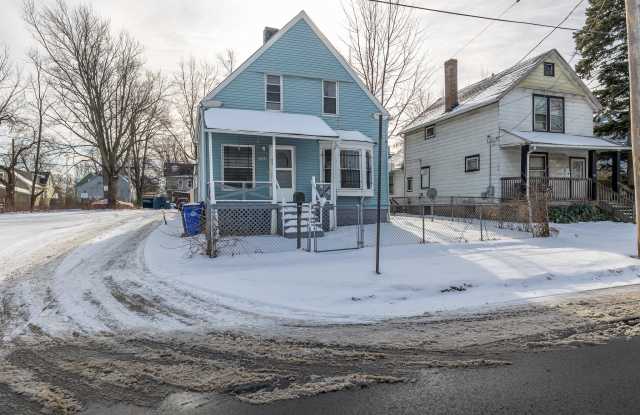 9701 Macon Ave - 9701 Macon Avenue, Cleveland, OH 44102