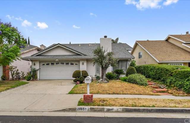 10403 Weddington Street - 10403 Weddington St, Los Angeles, CA 91601