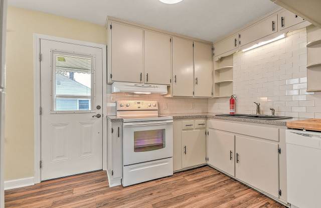 Renovated One Level Home (completely renovated) Gallery 4