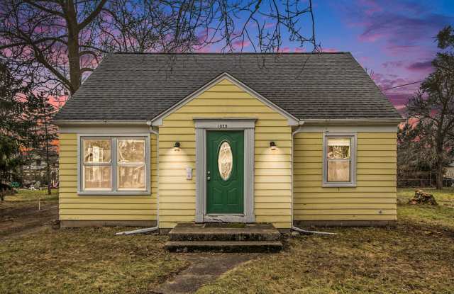 4 Bedroom 1 Bathroom Home - Ask about our Security Deposit Alternative!!! photos photos