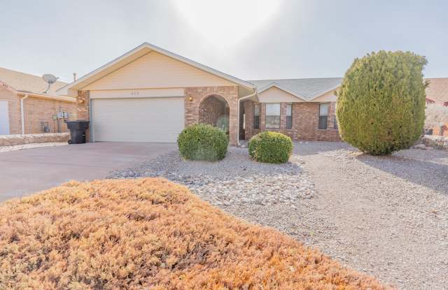 Inviting 3 Bed 2 Bath - Pet Friendly! photos photos