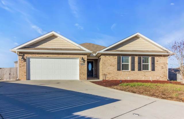 4 Bedroom in CRESTVIEW!! photos photos