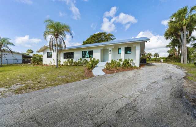 4003 South Indian River Drive Gallery 3
