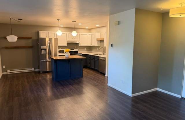 2 Bedroom Condo close to Campus! Gallery 4