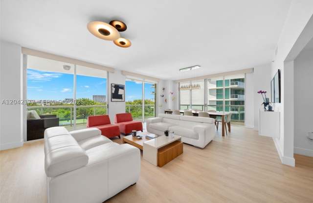 2645 S Bayshore Dr Gallery 1