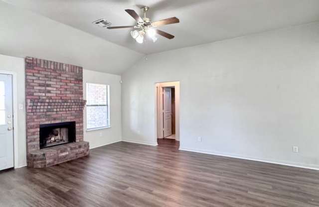 Inviting 3 Bedroom 2.25 Bath home in Hymesa Estates! Gallery 4
