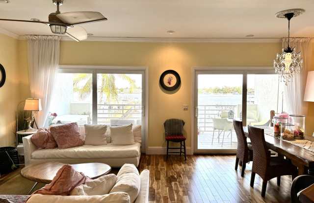 328 N Lake Drive N photos photos