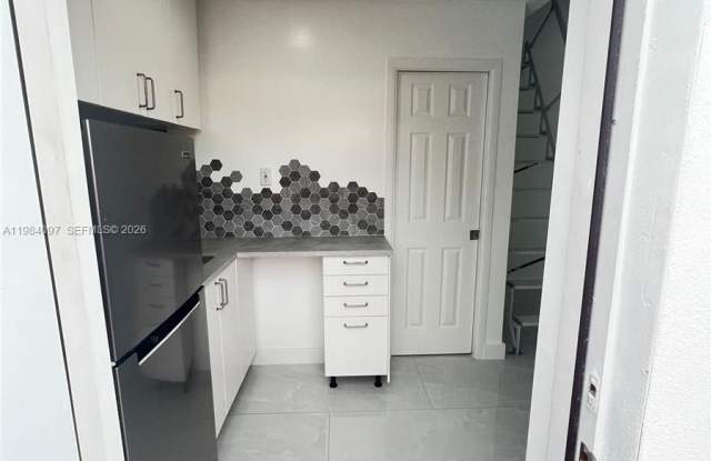 4021 NW 6th St photos photos