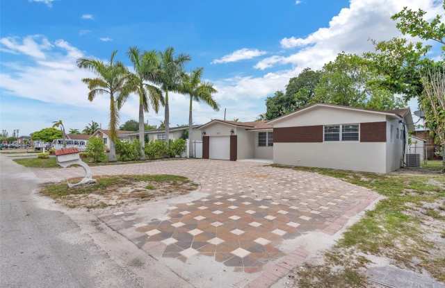 6525 SW 18th St photos photos
