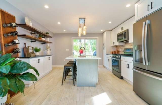 57 Phoenix Ave photos photos