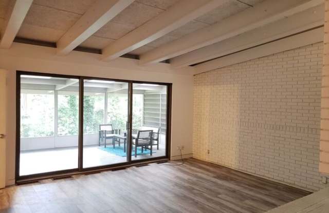 4630 Town and Country Drive Gallery 3
