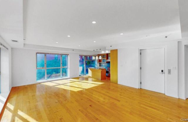 32 Clinton Street Gallery 2