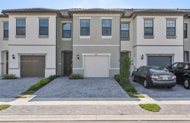 2108 N Appleton Cir N photos photos