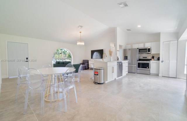 8231 Coconut Boulevard, West Palm Beach, FL 33412 - 2295 Gallery 1