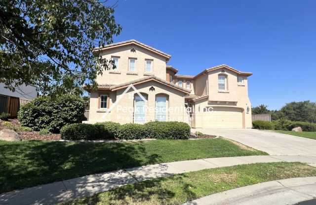Spacious 5bd/4ba Roseville Home With 3 Car Garage In Gated Community-Must See Gallery 3