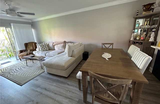725 Hummingbird Way Gallery 2