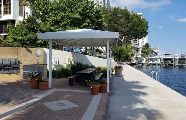 1915 Brickell Ave photos photos