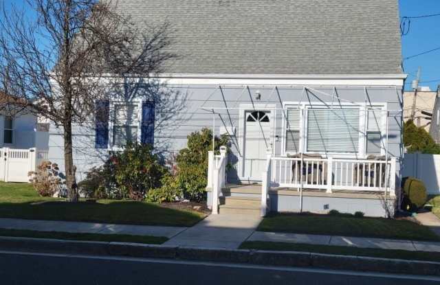 209 N Granville Ave photos photos