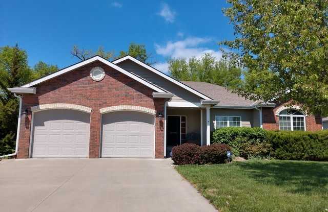Welcome Home – Spacious East Side Living with Style, Comfort  Community Perks! photos photos